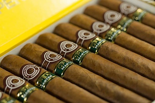 Таможенники в Шереметьево обнаружили у двух кубинцев крупную партию сигар