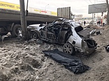 Пассажир «Ниссан» погиб в жёстком ДТП с грузовиком и столбом на Большевистской