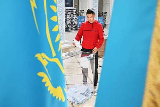 В правящей партии Казахстана поддержали решение президента о внеочередных выборах