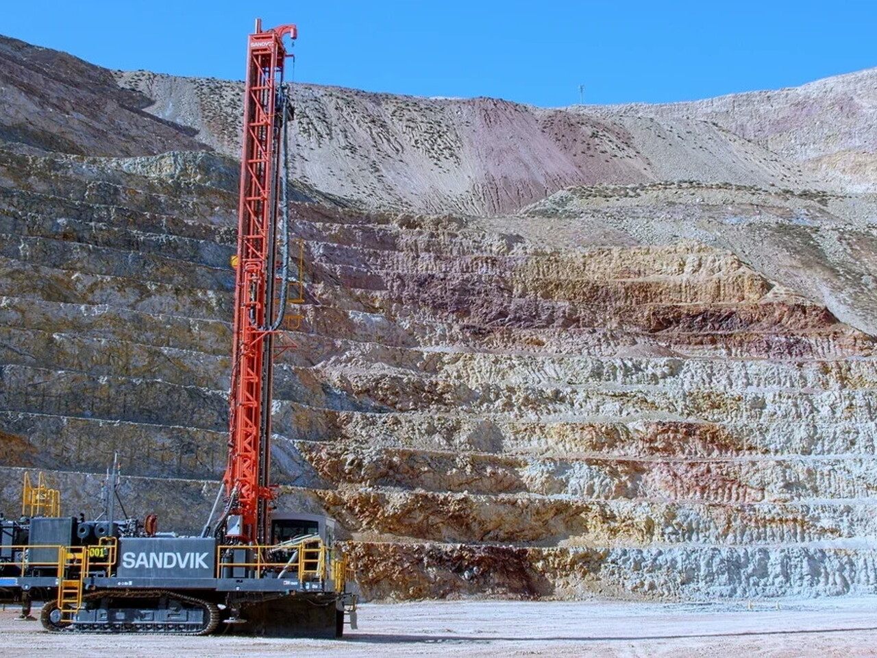 Sandvik расширила линейку наземных буровых станков для вращательного и  пневмоударного бурения - Рамблер/новости