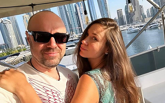 Товстик до сих пор обеспечивает брошенную жену