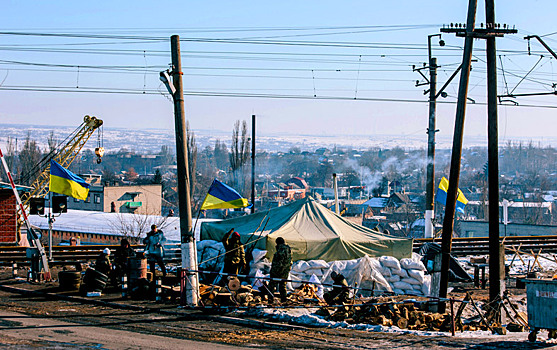Лагерь украинских националистов, блокирующих железнодорожные пути в Донбассе