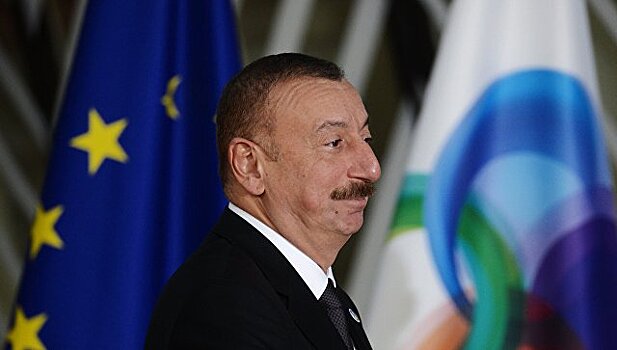 Правящая партия Азербайджана представила в ЦИК подписи за Алиева на выборах
