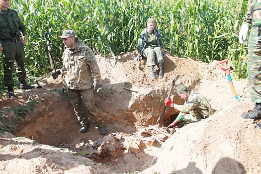 Нижегородские поисковики нашли останки красноармейцев в Беларуси