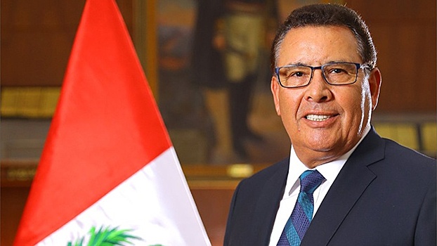 Министр обороны Перу умер во время инспекционной поездки