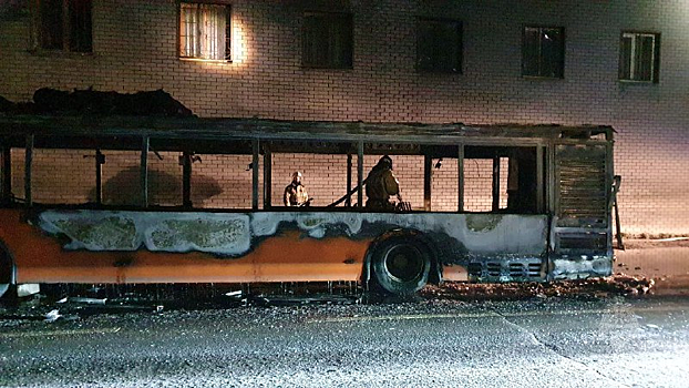 Автобус загорелся во время движения в Нижнем Новгороде