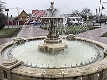 Фонтан в Серебряных Прудах заработал после зимнего перерыва