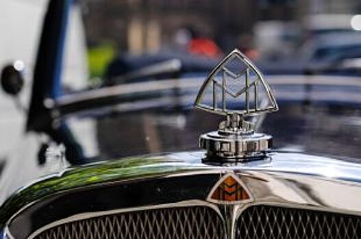 Автомобилистка не поделила с «Майбахом» Поклонногорскую улицу