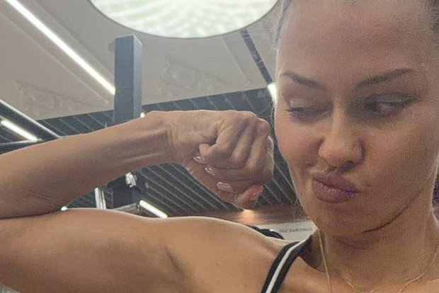 Боню высмеяли за&nbsp;фото с&nbsp;бицепсом со&nbsp;словами &laquo;Сталлоне отдыхает&raquo;