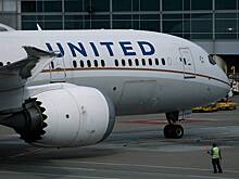 Пассажирский самолет объявили местом преступления после обнаружения следа от пули