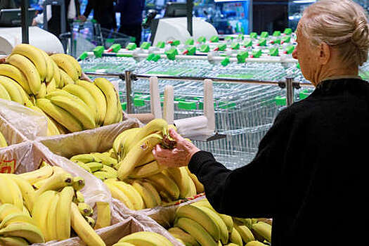 Специалисты объяснили, почему в разных регионах России так отличаются цены на бананы