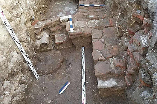 В центре Дербента нашли архитектурный комплекс с тандырами и редкой керамикой