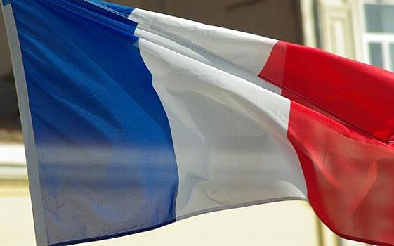 Мэр Ниццы заявил о необходимости изменить конституцию Франции