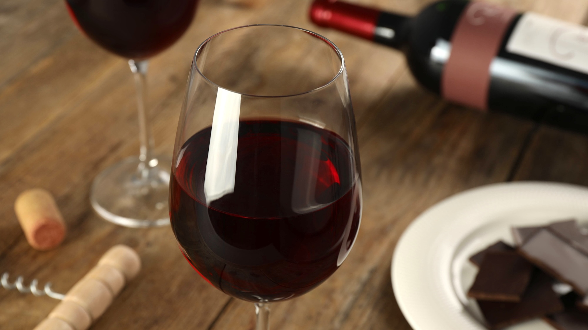 Открытие недели: вино продлевает жизнь, а пот и слезы «убивают» грипп