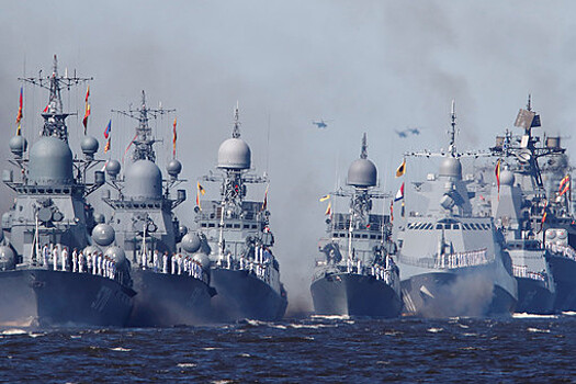 В Приморье и на Камчатке прошли морские парады в честь Дня ВМФ