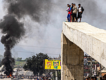 Президента Непала эвакуировали на вертолете