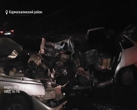 В Башкортостане буксируемый ВАЗ-2112, сорвавшись с прицепа, врезался во встречное авто