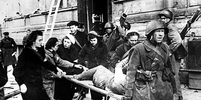 «Хоронили тысячу человек в день»: рассказы переживших блокаду Ленинграда