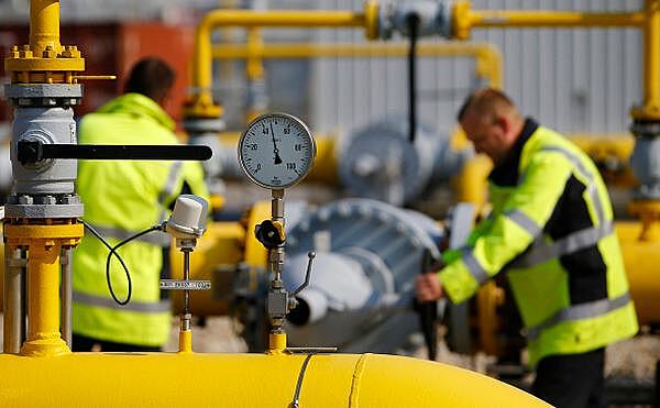 Странам ЕС предложили план отказа от нефти и газа из России