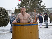 Калужские заключенные смыли грехи, окунувшись в крещенскую купель
