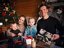 Во Владивостоке лучшие семьи получили сертификаты на приобретение бытовой техники