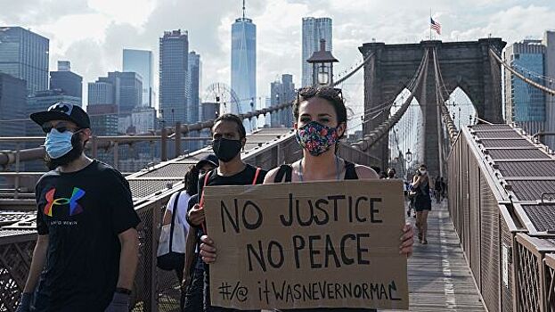 В Манхэттене протестующие перекрыли автомагистраль