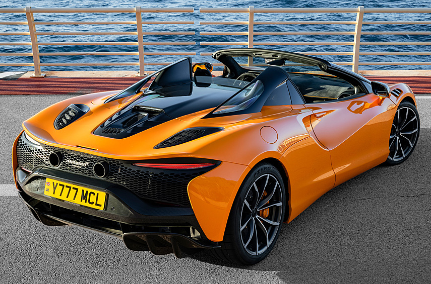 Кроме того, переработан выпуск, а опционально доступна спортивная выхлопная система. Коробка передач — восьмиступенчатый «робот» SSG.