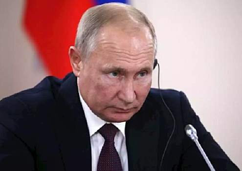 Путин уволил четырех генералов