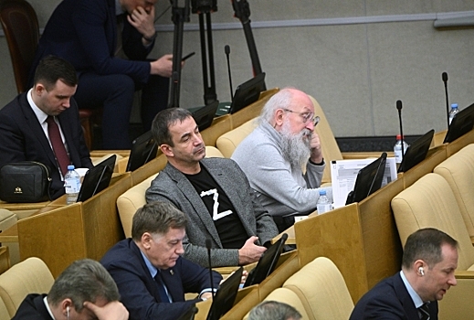 «Дресс-код для депутатов»: В Госдуме сравнили образ Вассермана со Сталиным