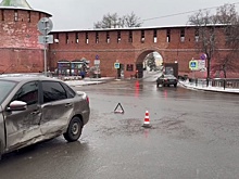 Женщина попала в больницу после ДТП у нижегородского кремля