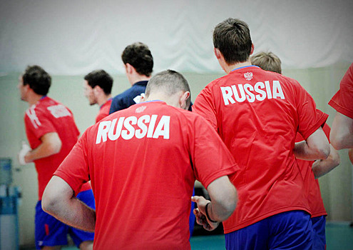 Более 50 российских спортсменов подадут в суд на Макларена