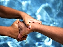 Школьника из Дагестана наградили за спасение тонущего двухлетнего ребенка