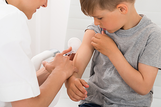 Кузнецова назвала условие для вакцинации детей от COVID