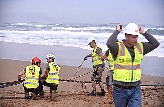 РФ может заработать на проблемах Европы и США с кабелями связи в Красном море