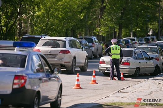 Автоинспекторы устроят облаву любителям обгонов на опасных участках свердловских дорог