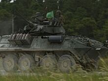 В областной столице иномарка врезалась в БТР