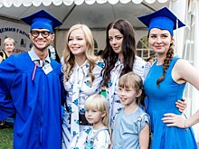 Юлия Пересильд с дочками, Чулпан Хаматова и другие звезды открыли «Академию Галчонка» для «особенных» детей