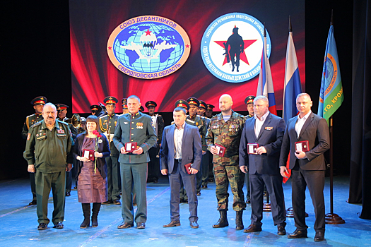 Концерт Ансамбля песни и пляски ЦВО в честь 36-й годовщины со дня вывода советских войск из Афганистана прошел в Екатеринбурге