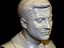 Зеленский отказался от своего бюста