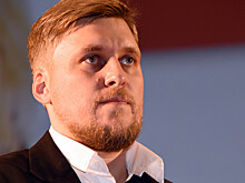 Александр Незлобин объяснил, почему ему звонит мать и плачет