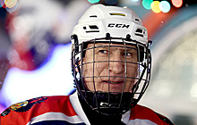 Матыцин сыграл на Красной площади в хоккейном матче в честь Дня российского студенчества