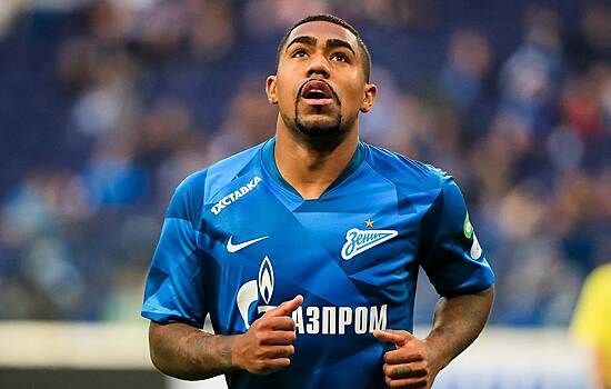 Малком повредил связки колена