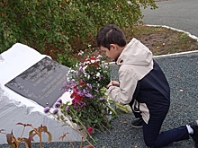В Беляевском районе почтили память погибших 15 лет назад школьниц