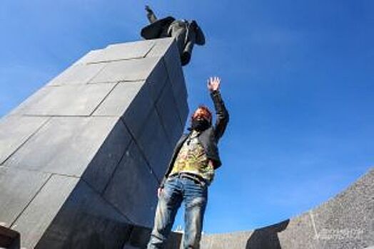 Уральский колдун вуду стал православным на видео