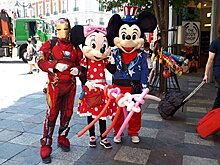 Без движения: в Мадриде все меньше места для "живых статуй"