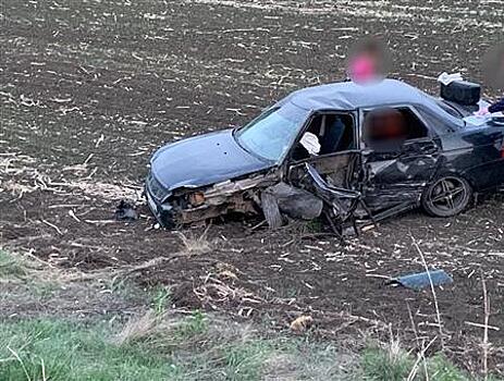 Водителя Lada госпитализировали после столкновения с Nissan в Самарской области