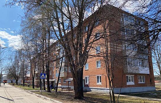 Подготовка домов к весне в Кленовском продолжается