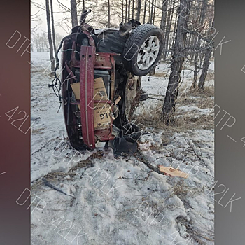 Очевидцы сняли последствия ночного ДТП в Кузбассе