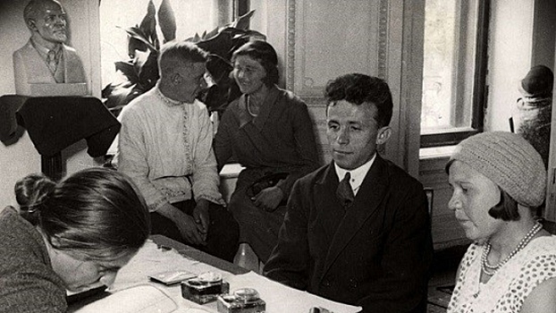 Почему до середины 1930-х в СССР супруги не носили обручальные кольца