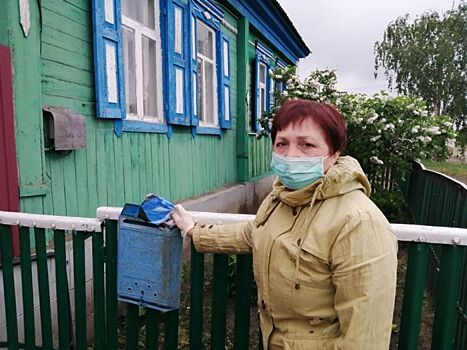 В Урюпинском районе бесплатно раздают удобные маски и перчатки